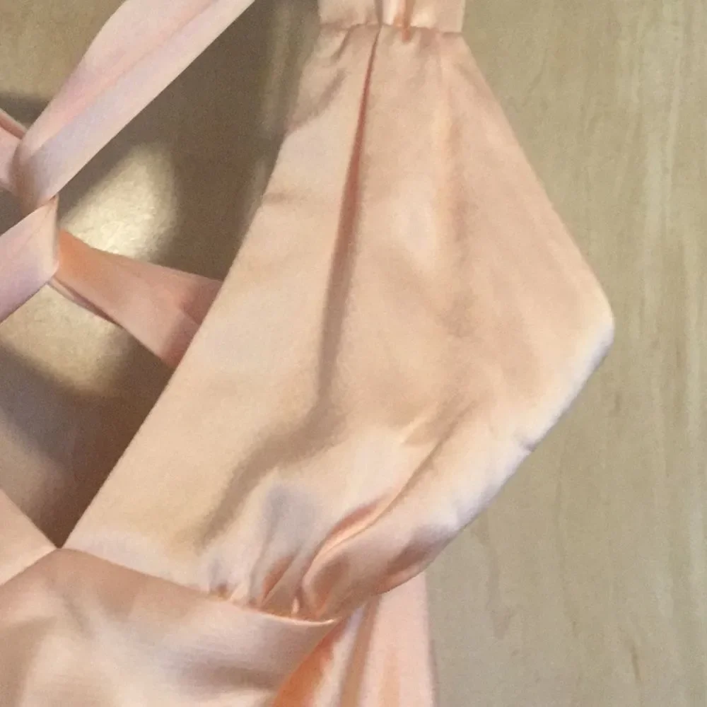 Issue NY Sleeveless Criss-Cross Open-Back Long Coral - Picture 5 of 12